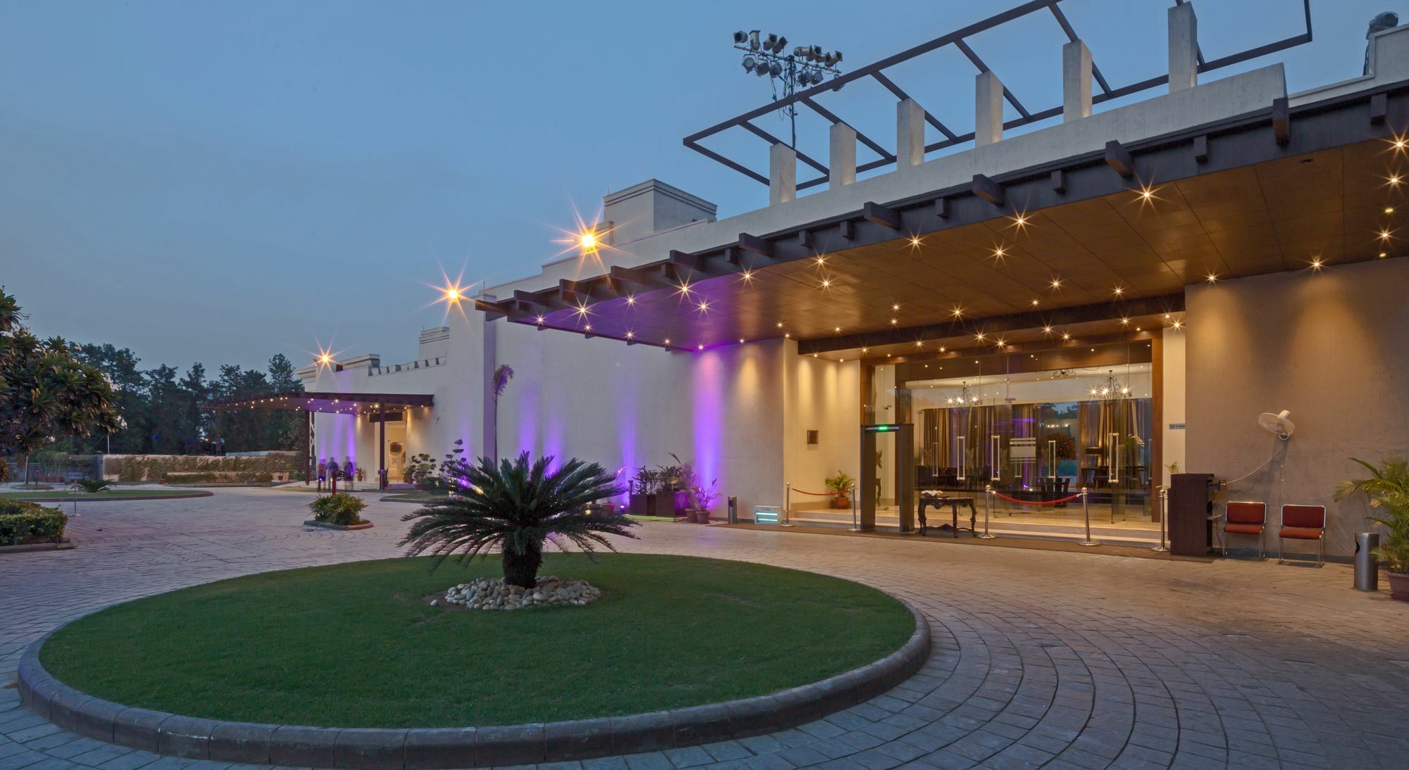 Orana Hotels & Resorts New Delhi Exterior photo